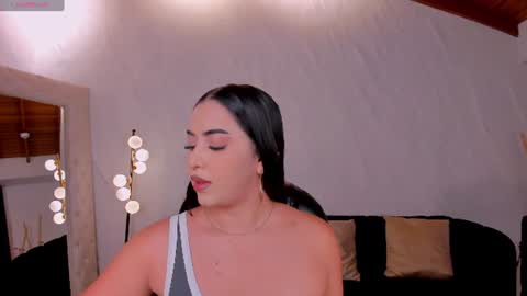 Snapshot of sophielanne chatting on 07/19/26, 04:49 Sophie online show from 07/19/26, 04:49