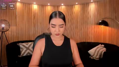 Snapshot of sophielanne chatting on 07/20/26, 02:04 Sophie online show from 07/20/26, 02:04