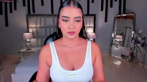 Snapshot of sophielanne chatting on 07/28/26, 06:31 Sophie online show from 07/28/26, 06:31