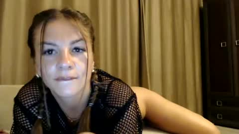 Snapshot of sophieluxe chatting on 06/25/26, 08:24 sophieluxe online show from 06/25/26, 08:24