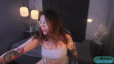 Sophie online show from 10/14/25, 09:04