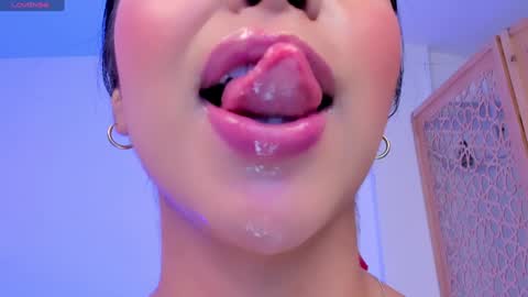 sophierooy online show from 12/22/24, 05:21