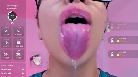 sophierooy online show from 11/19/25, 04:07