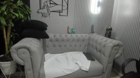 SOPHIE online show from 04/11/26, 03:11