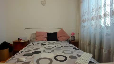 Snapshot of sophiesin__ chatting on 02/23/25, 05:23 Sophie online show from 02/23/25, 05:23