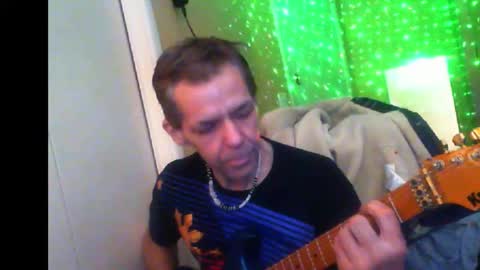 Snapshot of sophiestar12 chatting on 12/25/24, 08:18 Sophiestar online show from 12/25/24, 08:18