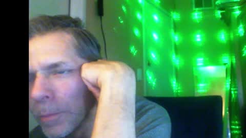 Snapshot of sophiestar12 chatting on 12/31/24, 06:05 Sophiestar online show from 12/31/24, 06:05