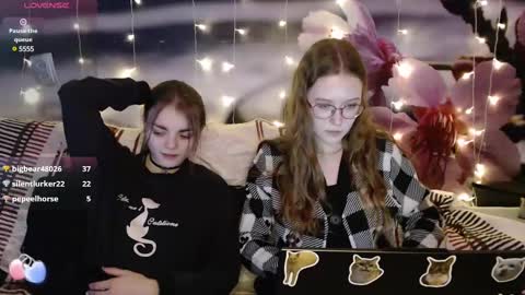 Sophie and my bestie Mandy    online show from 02/22/25, 01:13