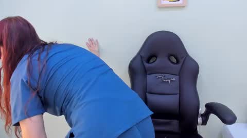 sophieturner_mg online show from 06/25/26, 07:18