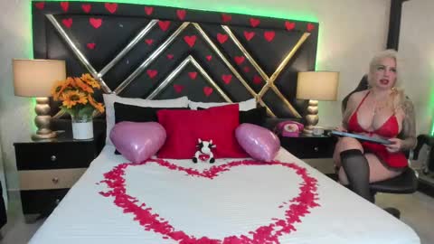 SophieWinslow online show from 02/14/25, 12:57