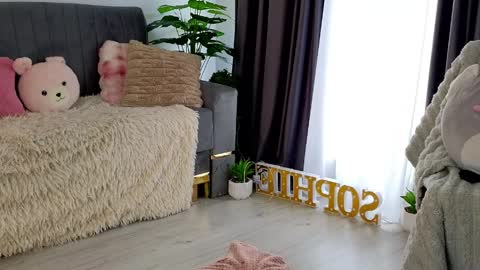 Sophie online show from 04/10/26, 05:23