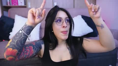 Snapshot of sophiiecums chatting on 02/21/26, 03:29 Sophiie online show from 02/21/26, 03:29