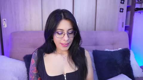 Snapshot of sophiiecums chatting on 05/06/26, 04:19 Sophiie online show from 05/06/26, 04:19