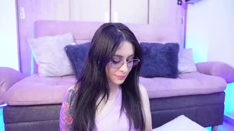 Snapshot of sophiiecums chatting on 05/20/26, 04:18 Sophiie online show from 05/20/26, 04:18