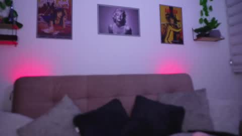 Snapshot of sophiiecums chatting on 05/27/26, 02:52 Sophiie online show from 05/27/26, 02:52