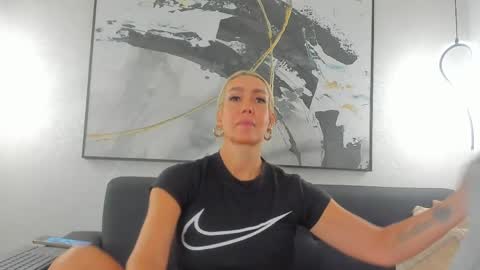 Sophi online show from 03/27/26, 10:59