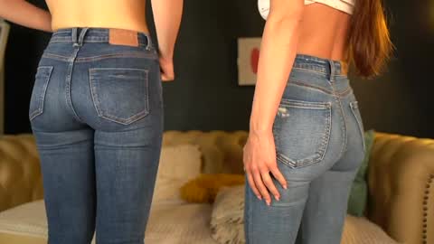 Sophydiva online show from 11/17/25, 06:30