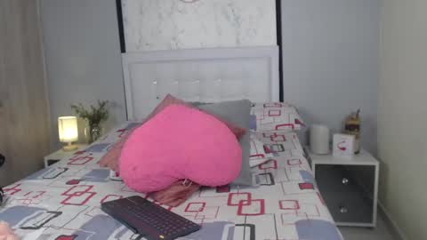 Snapshot of sopphiefox chatting on 01/22/25, 01:53 Sofia online show from 01/22/25, 01:53