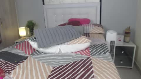 Snapshot of sopphiefox chatting on 01/31/25, 09:37 Sofia online show from 01/31/25, 09:37