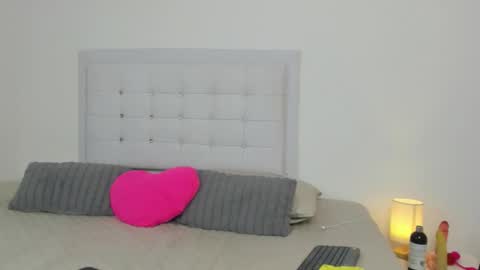 Snapshot of sopphiefox chatting on 10/31/25, 10:44 Sofia online show from 10/31/25, 10:44