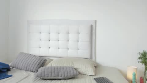 Snapshot of sopphiefox chatting on 11/06/25, 06:42 Sofia online show from 11/06/25, 06:42