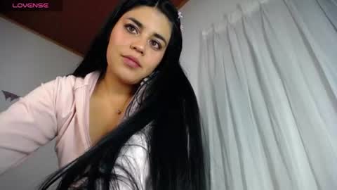 Snapshot of sopphy_white chatting on 06/14/26, 06:04 Sophy online show from 06/14/26, 06:04