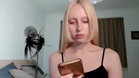 sora999999999 online show from 03/16/26, 06:12