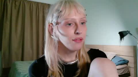 sora999999999 online show from 04/23/26, 09:06