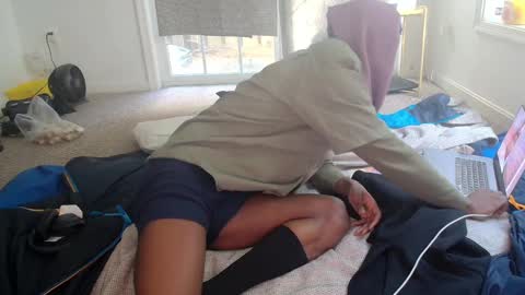 sorryicum online show from 12/27/24, 06:31