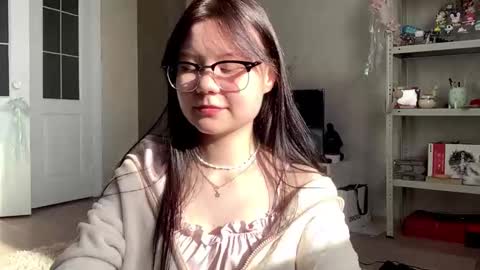 lily online show from 10/19/25, 05:30