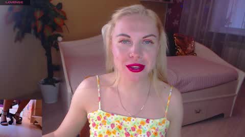 Snapshot of soul_liza chatting on 10/14/25, 03:51 Lisa online show from 10/14/25, 03:51