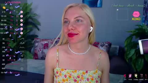 Snapshot of soul_liza chatting on 06/18/26, 09:14 Lisa online show from 06/18/26, 09:14