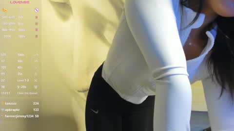 Mia online show from 03/08/25, 12:41