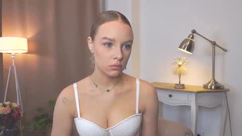 Anna online show from 02/04/26, 01:06