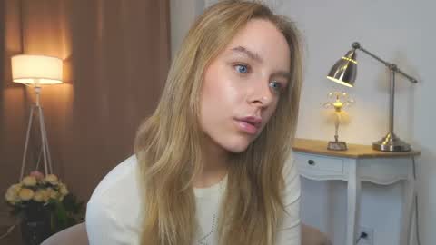 Anna online show from 03/31/26, 02:28