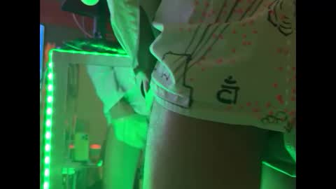 Snapshot of soulntribe chatting on 01/04/25, 01:10 Litchie69 online show from 01/04/25, 01:10