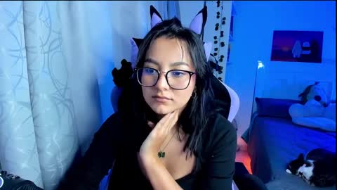 Snapshot of soy___lili chatting on 12/11/24, 10:27 Lili online show from 12/11/24, 10:27