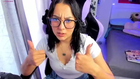 Snapshot of soy___lili chatting on 12/16/24, 08:37 Lili online show from 12/16/24, 08:37