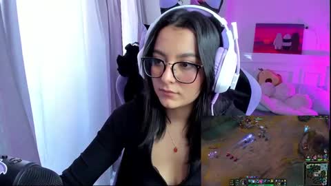 Snapshot of soy___lili chatting on 01/12/25, 07:31 Lili online show from 01/12/25, 07:31