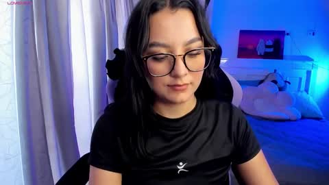 Snapshot of soy___lili chatting on 01/17/25, 09:50 Lili online show from 01/17/25, 09:50