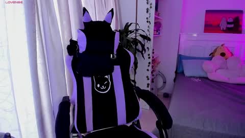 Snapshot of soy___lili chatting on 01/21/25, 06:45 Lili online show from 01/21/25, 06:45