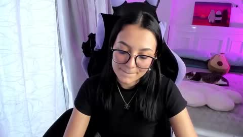 Snapshot of soy___lili chatting on 02/20/25, 10:04 Lili online show from 02/20/25, 10:04