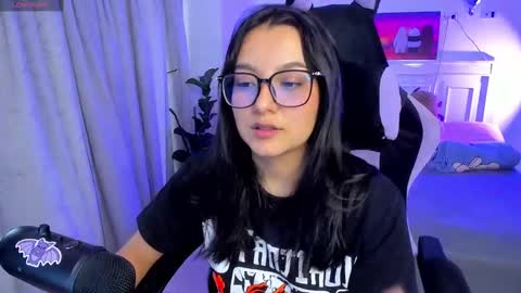 Snapshot of soy___lili chatting on 09/11/25, 10:32 Lili online show from 09/11/25, 10:32