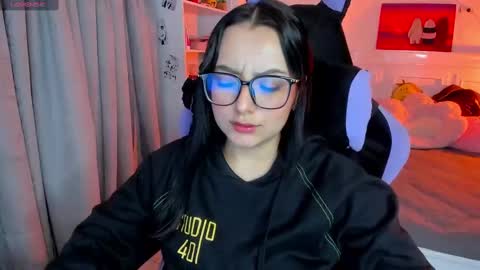 Snapshot of soy___lili chatting on 09/20/25, 12:55 Lili online show from 09/20/25, 12:55