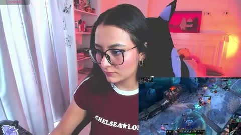 Snapshot of soy___lili chatting on 11/06/25, 08:32 Lili online show from 11/06/25, 08:32