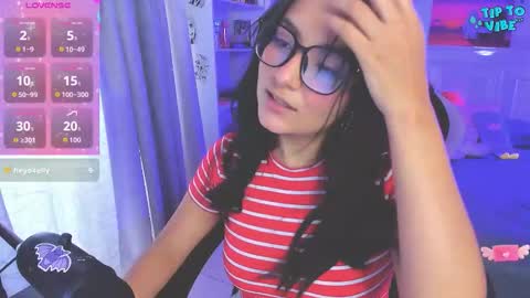 Snapshot of soy___lili chatting on 11/11/25, 08:09 Lili online show from 11/11/25, 08:09