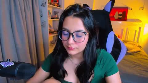 Snapshot of soy___lili chatting on 11/12/25, 11:25 Lili online show from 11/12/25, 11:25