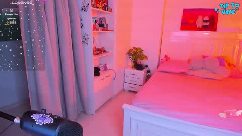 Snapshot of soy___lili chatting on 11/26/25, 04:02 Lili online show from 11/26/25, 04:02