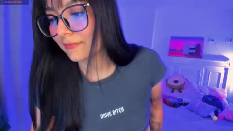 Snapshot of soy___lili chatting on 12/02/25, 12:27 Lili online show from 12/02/25, 12:27