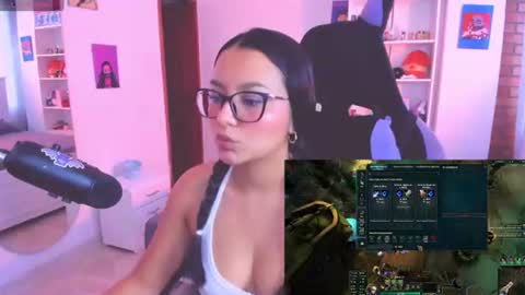 Snapshot of soy___lili chatting on 06/12/26, 04:39 Lili online show from 06/12/26, 04:39
